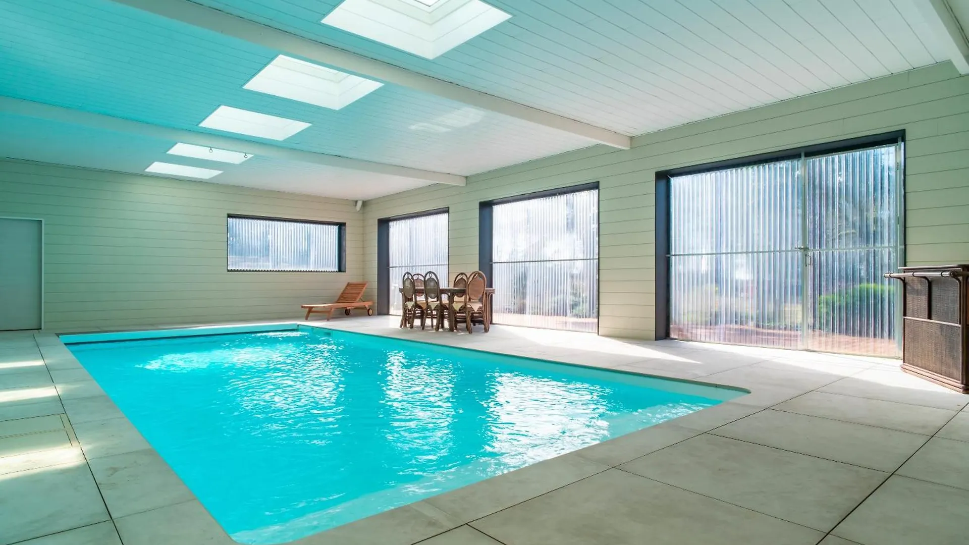 Plouay Le Chene Sacre - Piscine Interieurヴィラ フランス